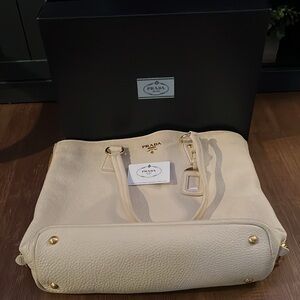 Prada Vid. Daino large tote